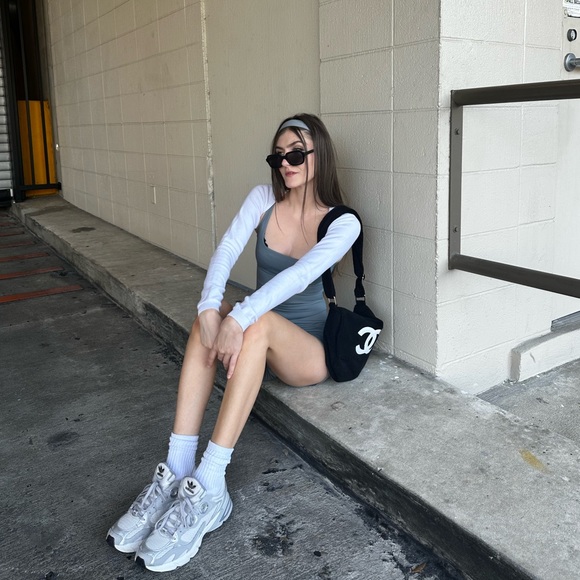 Meshki Seamless Romper - Picture 4 of 8